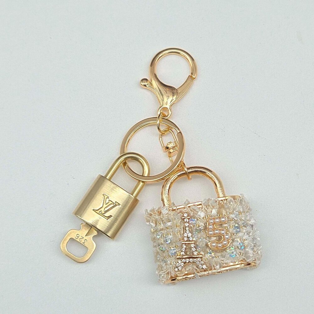 Authentic Louis Vuitton Gold Padlock 🔑 Unbranded Keychain Bag Charm LV - Picture 2 of 12